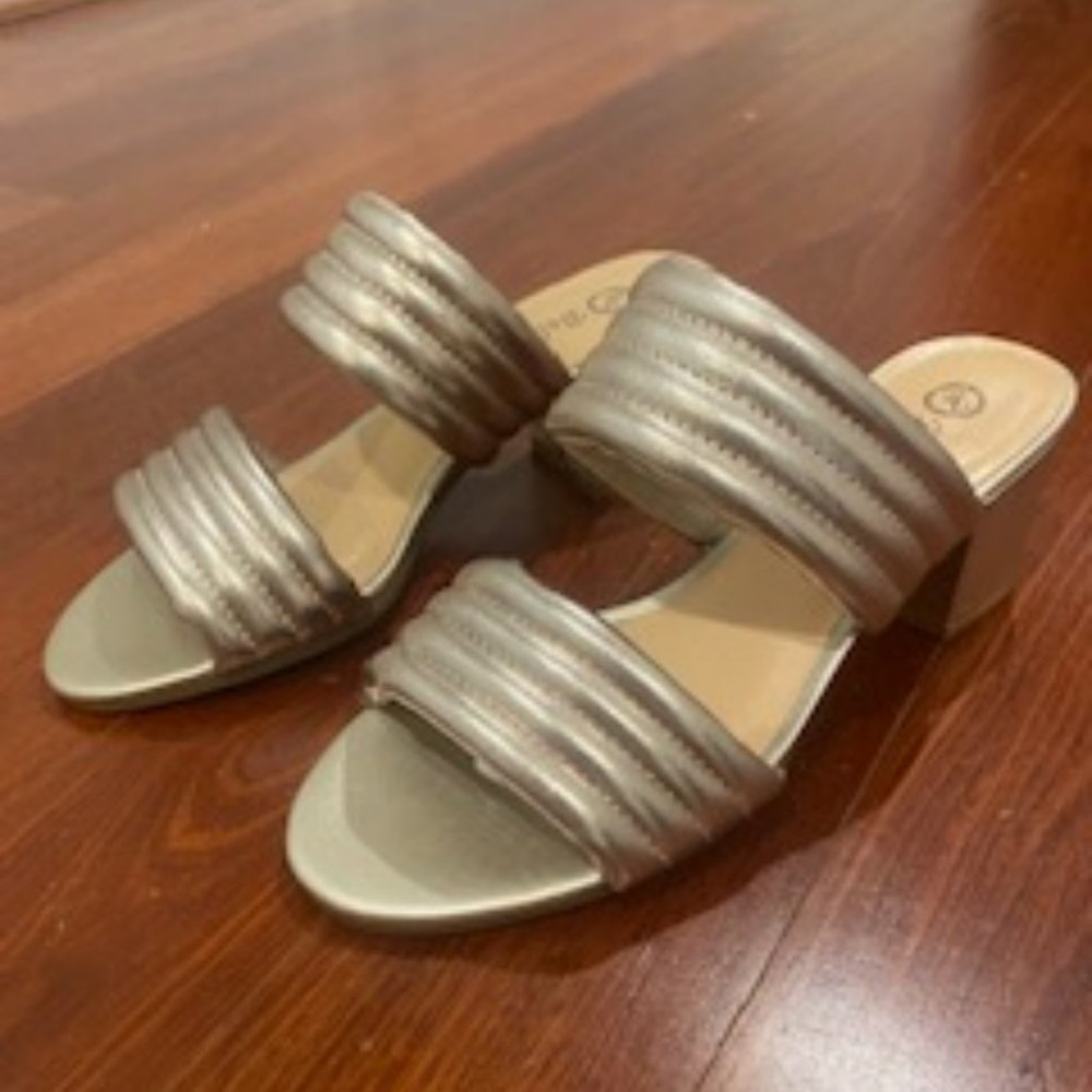 Sandals (Size 7)